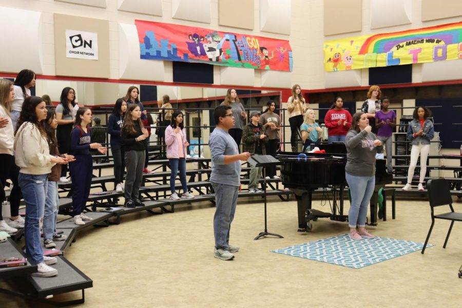 Choir Hosts Their Annual Holiday Concert